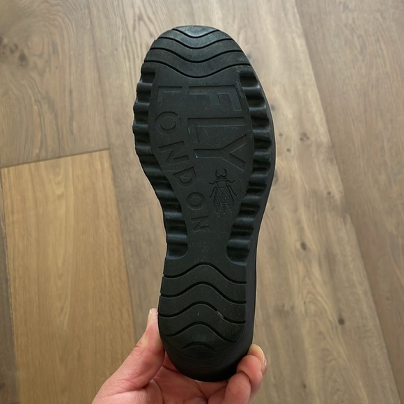 Fly London Ylva Leather Lace Up Open Peep Toe
Wedge Sandals Sz EU 36 (5.5-6 US) - Picture 14 of 15